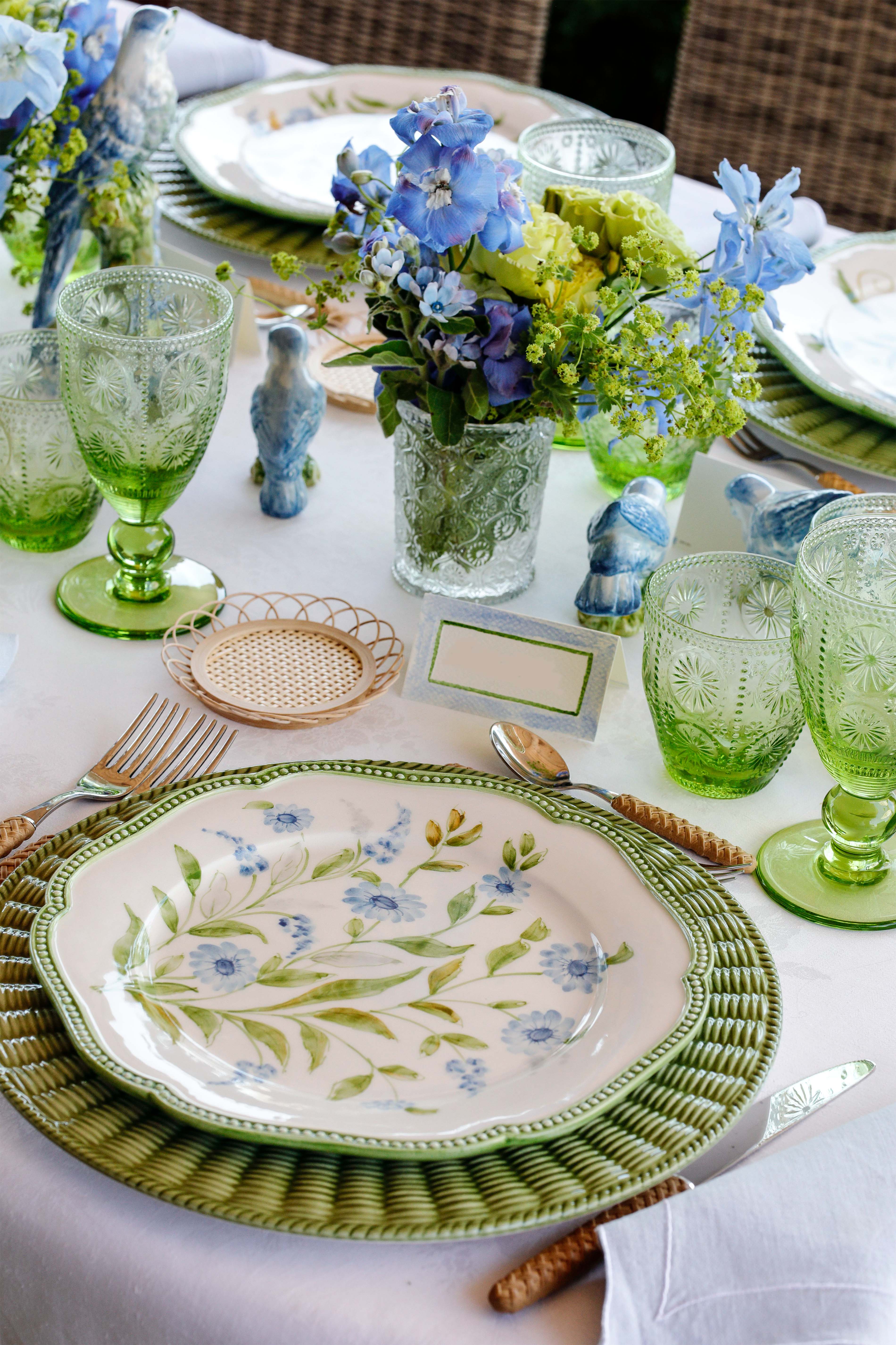 Vio's Wicker Platter Plate